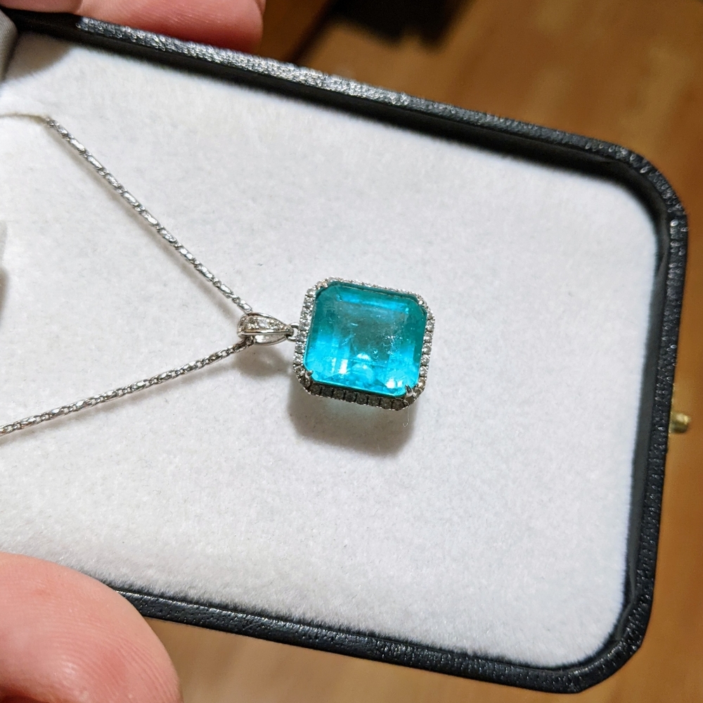 8.52ct Huge Natural Columbian Emerald and diamond pendant and chain!!! - Picture 5 of 16